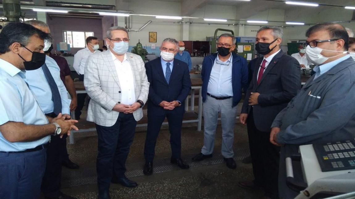 CNC Torna Tezgâhı İncelendi Endüstriyel Otomasyon Atölyesi Açıldı