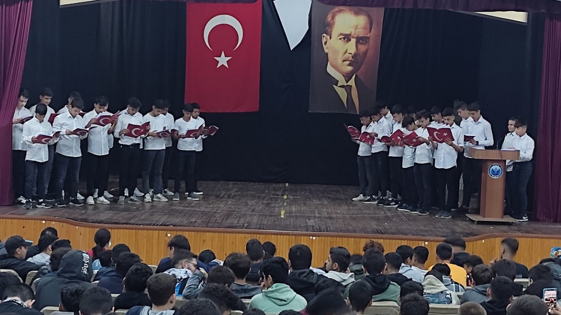 19 Mayıs Atatürk'ü Anma ve Gençlik ve Spor Bayramı Programı Düzenlendi